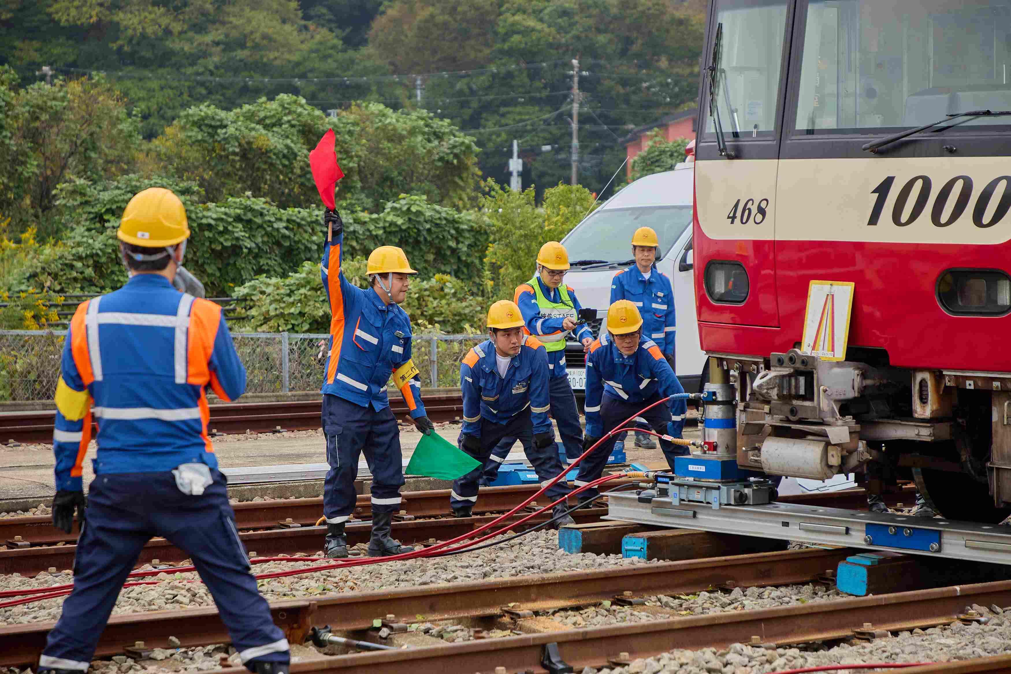 ⑦車両の脱線復旧.jpg