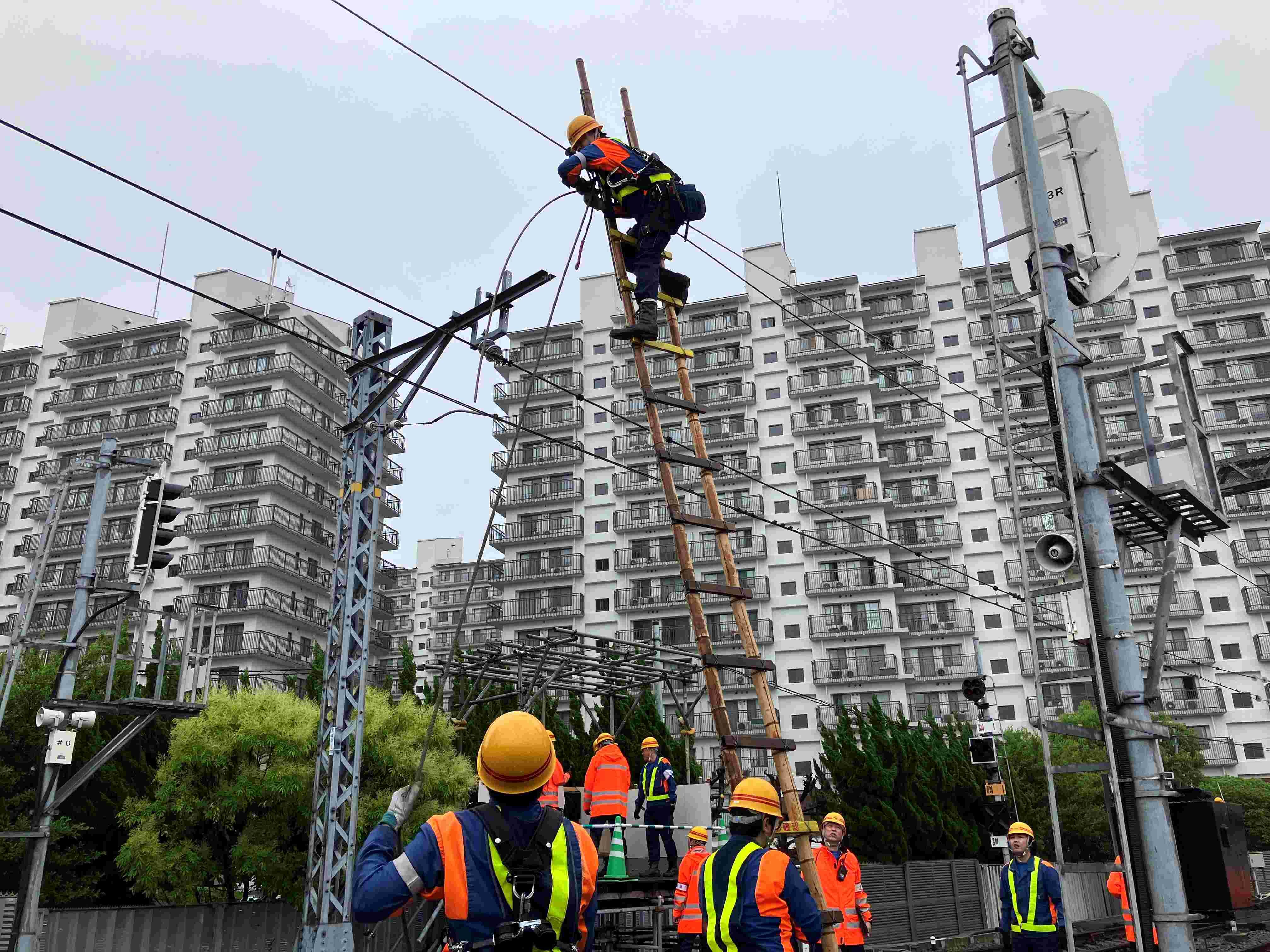 5.電車線断線復旧.jpg
